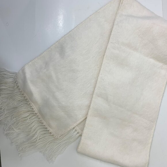 Alpaca Carmago Rectangle Fringe Scarf White - Picture 4 of 7